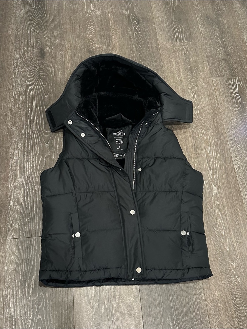 Hollister Woman’s  Black Quilted Puffer Vest with Hood Size Small